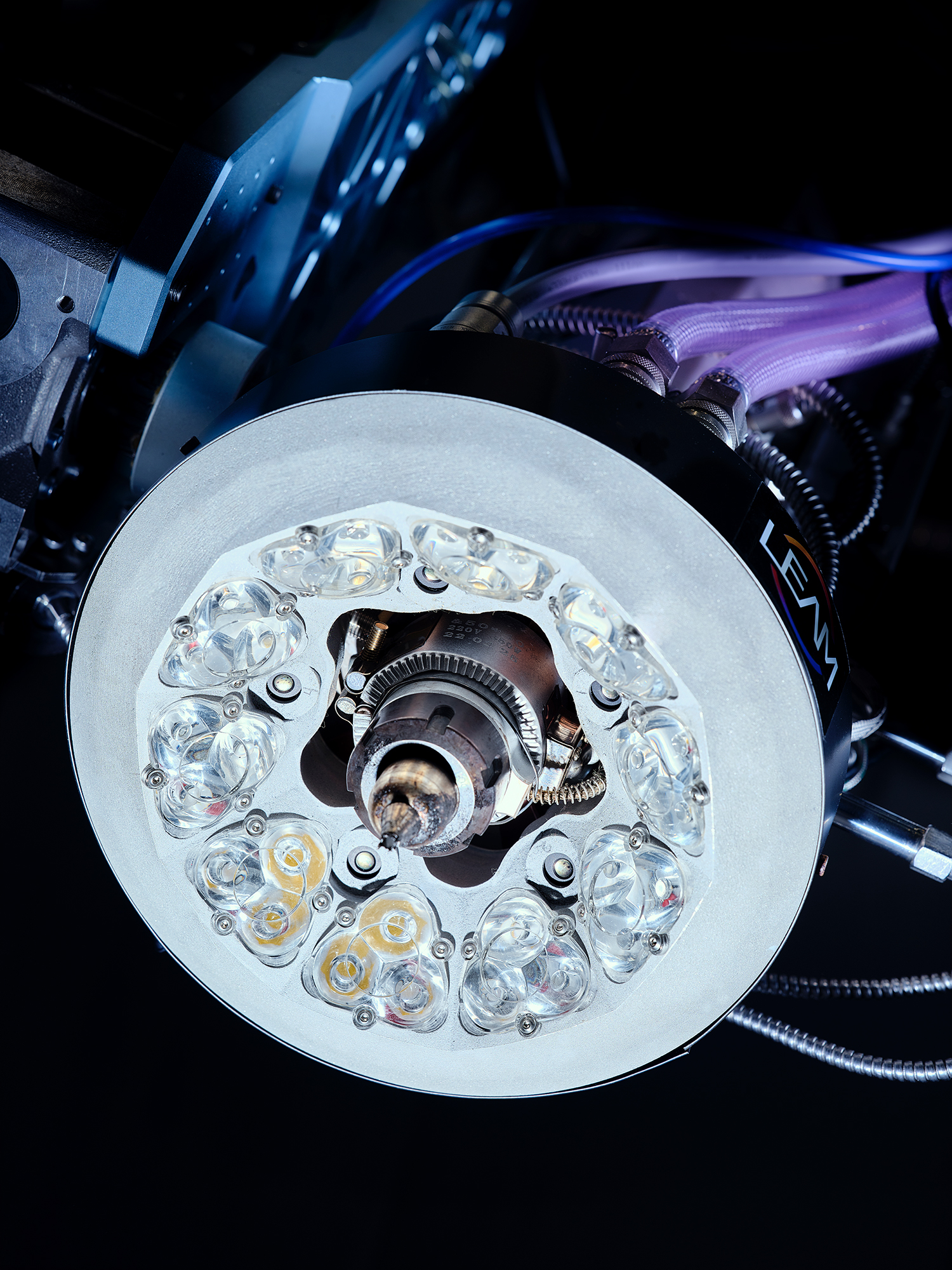 DEMEX end effector mounted around an extrusion process